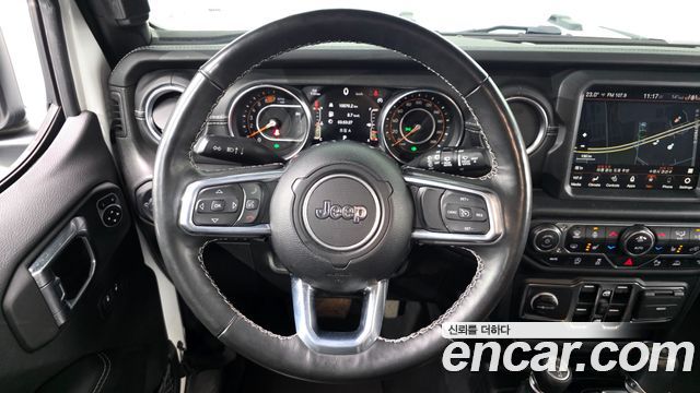 Jeep Wrangler 2023 — photo 21