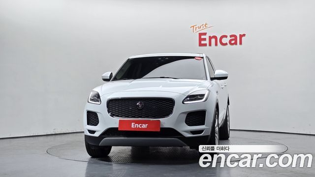 Jaguar E-PACE 2018 — photo 3