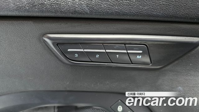Jaguar E-PACE 2018 — photo 31