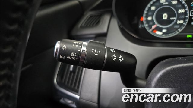 Jaguar E-PACE 2018 — photo 35