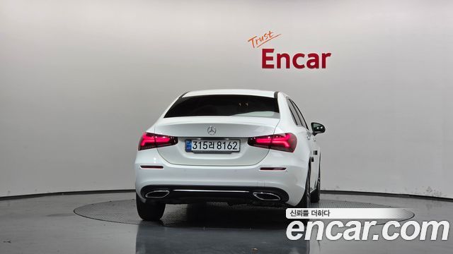 Mercedes-Benz A-Class 2021 — photo 4