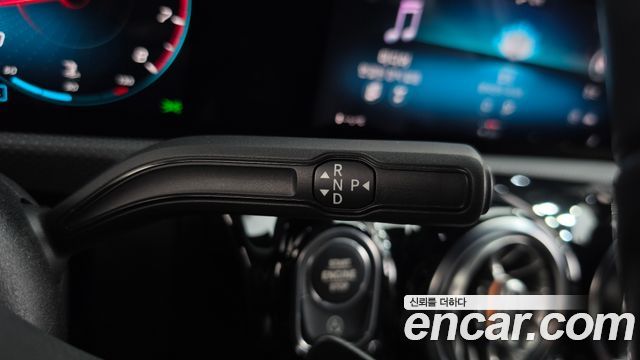 Mercedes-Benz A-Class 2021 — photo 12