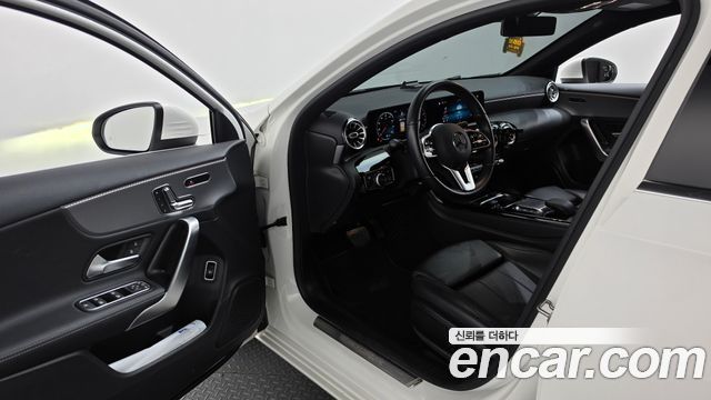 Mercedes-Benz A-Class 2021 — photo 13