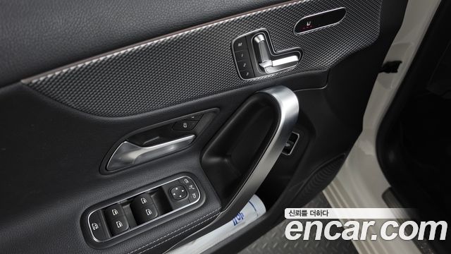 Mercedes-Benz A-Class 2021 — photo 23