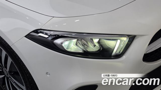 Mercedes-Benz A-Class 2021 — photo 8