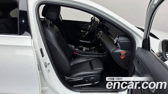 Mercedes-Benz A-Class 2021 — photo 16