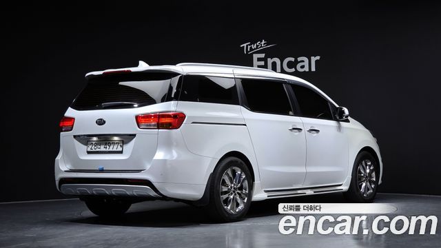 Kia Canival 2015 — photo 2
