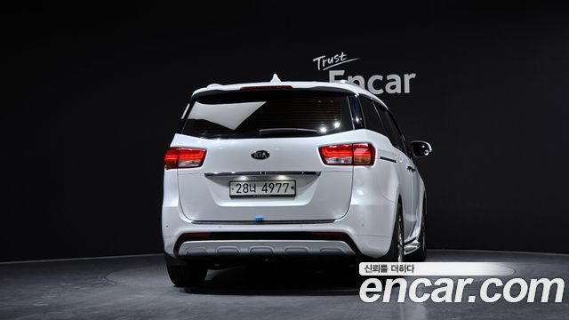 Kia Canival 2015 — photo 4