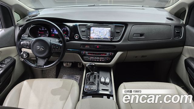 Kia Canival 2015 — photo 10