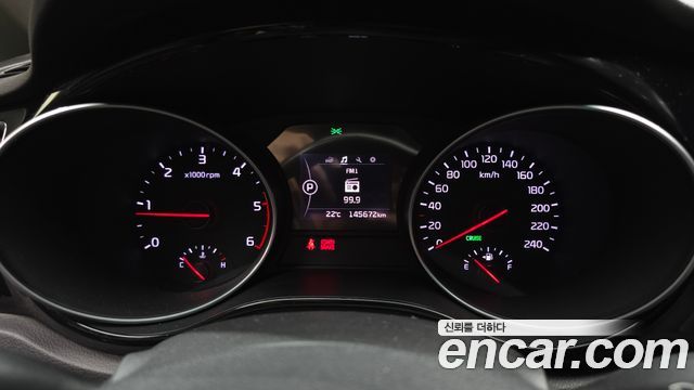 Kia Canival 2015 — photo 11