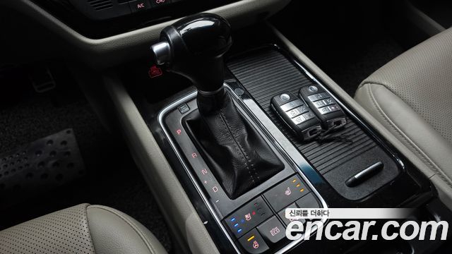 Kia Canival 2015 — photo 12