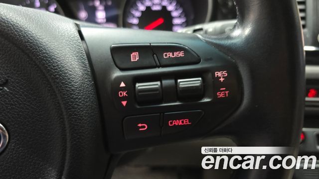Kia Canival 2015 — photo 23