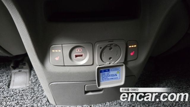 Kia Canival 2015 — photo 25