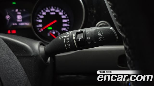 Kia Canival 2015 — photo 28