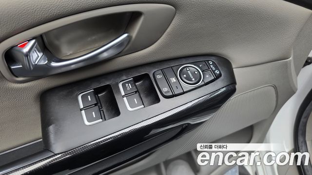 Kia Canival 2015 — photo 29