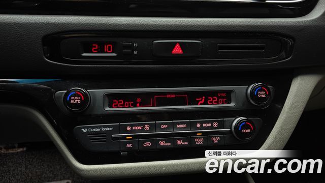 Kia Canival 2015 — photo 31