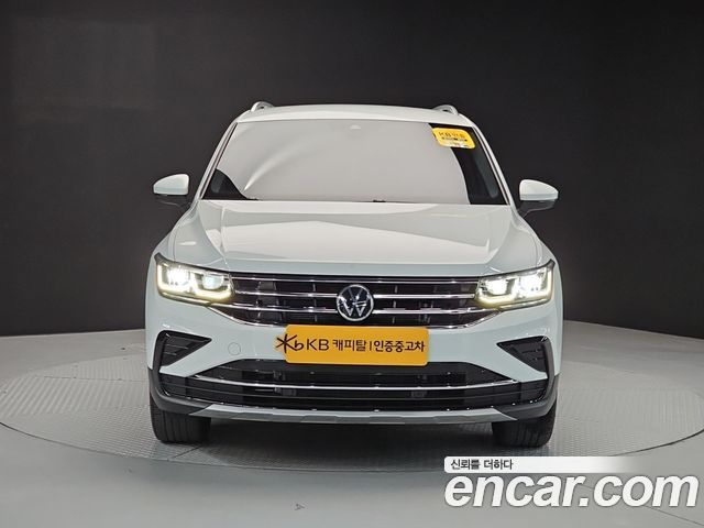Volkswagen Tiguan 2022 — photo 1