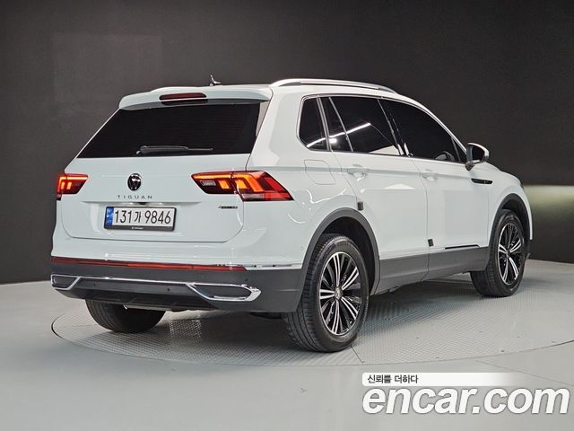 Volkswagen Tiguan 2022 — photo 4