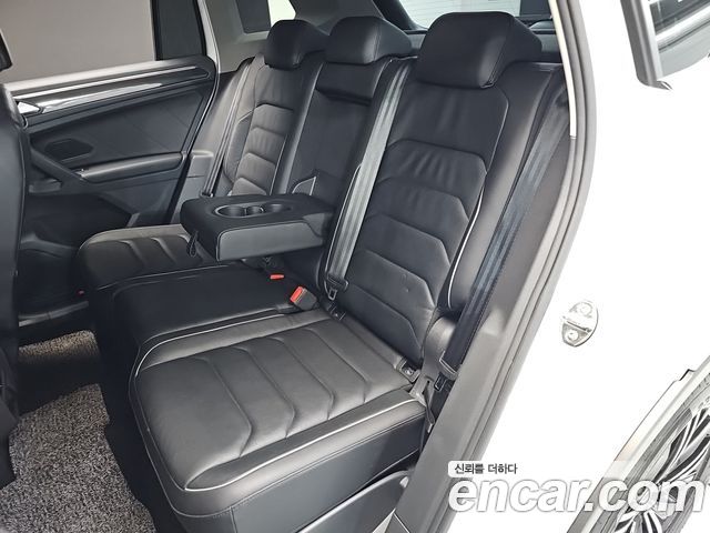 Volkswagen Tiguan 2022 — photo 17