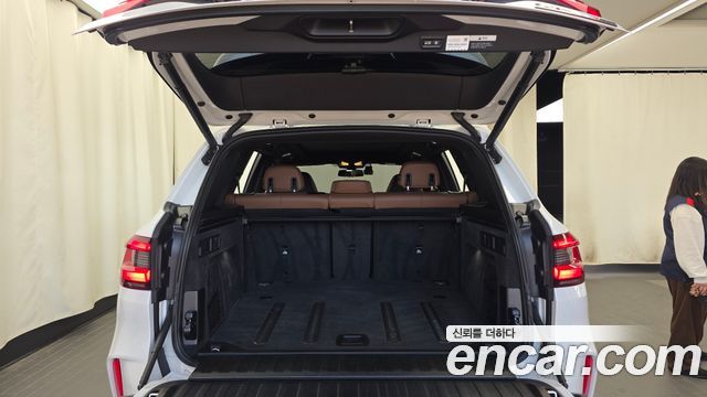BMW X5M 2021 — photo 24
