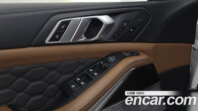BMW X5M 2021 — photo 25