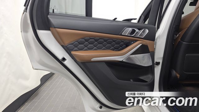 BMW X5M 2021 — photo 15