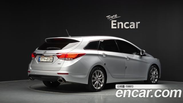 Hyundai i40 2012 — photo 2