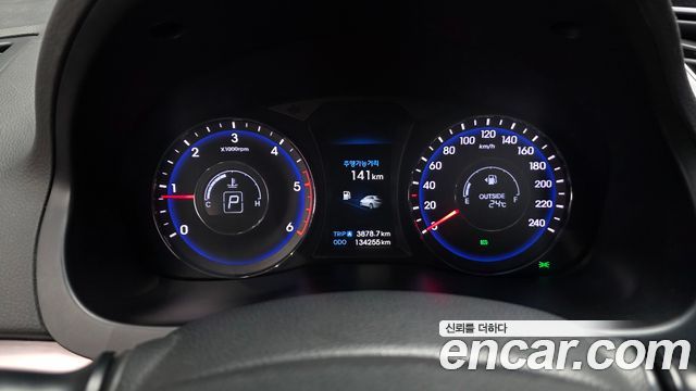 Hyundai i40 2012 — photo 11