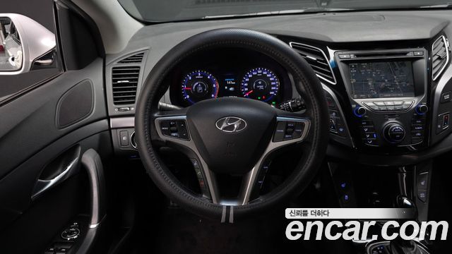 Hyundai i40 2012 — photo 19