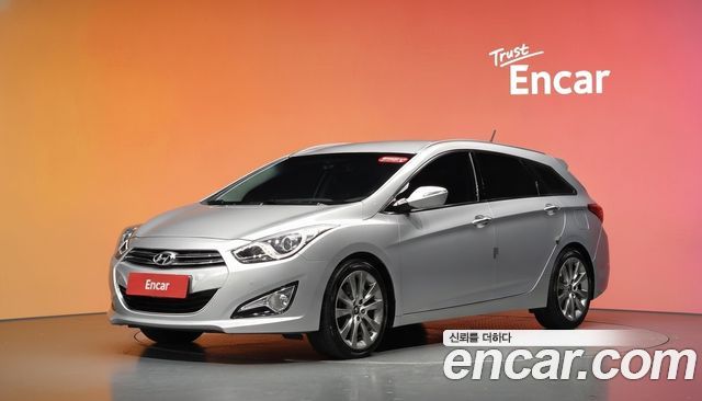 Hyundai i40 2012 — photo 1