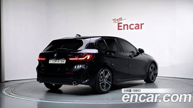 BMW 1-Series 2022 — photo 2