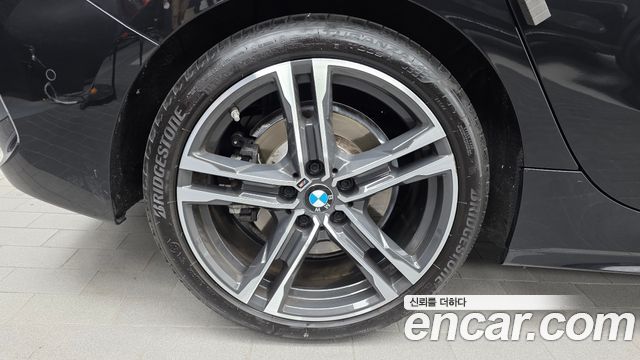 BMW 1-Series 2022 — photo 5