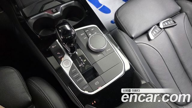 BMW 1-Series 2022 — photo 12