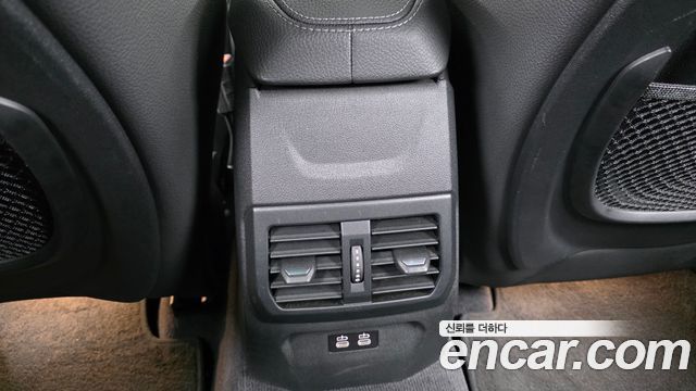BMW 1-Series 2022 — photo 25