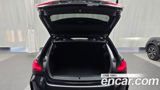 BMW 1-Series 2022 — photo 26