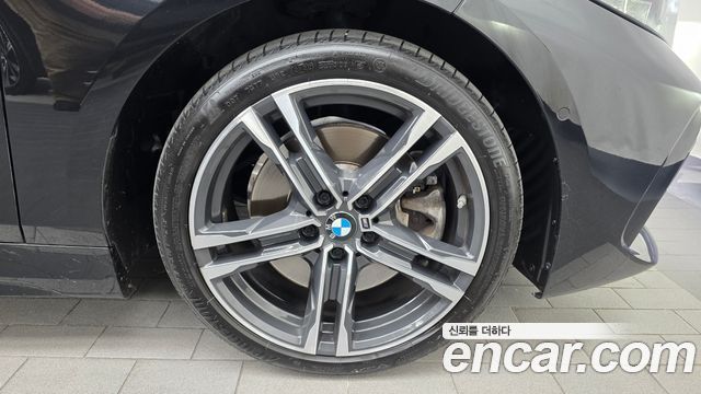 BMW 1-Series 2022 — photo 7