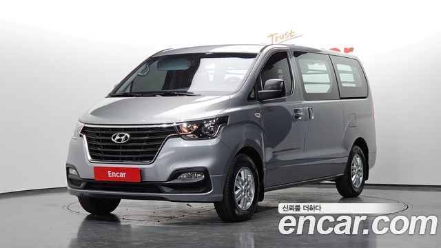 Hyundai Starex 2021 — photo 1