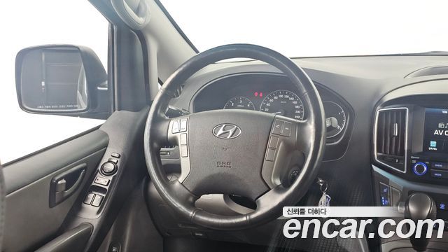 Hyundai Starex 2021 — photo 13