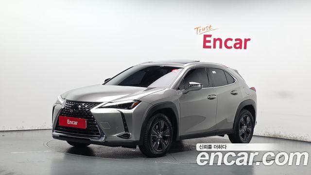 Lexus UX 2023 — photo 1