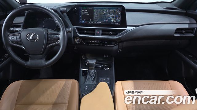 Lexus UX 2023 — photo 10