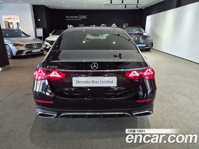Mercedes-Benz E-Class 2026 — photo 4