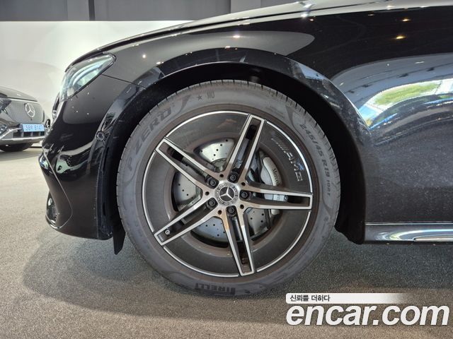 Mercedes-Benz E-Class 2026 — photo 5