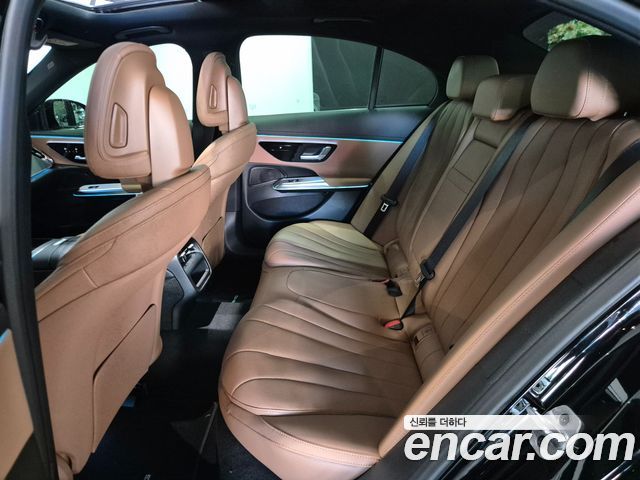 Mercedes-Benz E-Class 2026 — photo 11