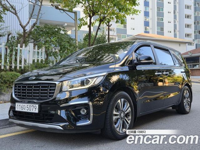 Kia Canival 2019 — photo 1