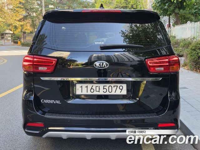 Kia Canival 2019 — photo 4