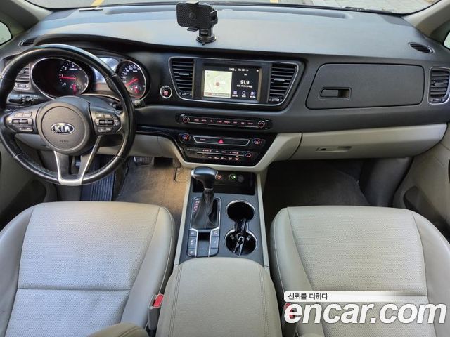 Kia Canival 2019 — photo 7