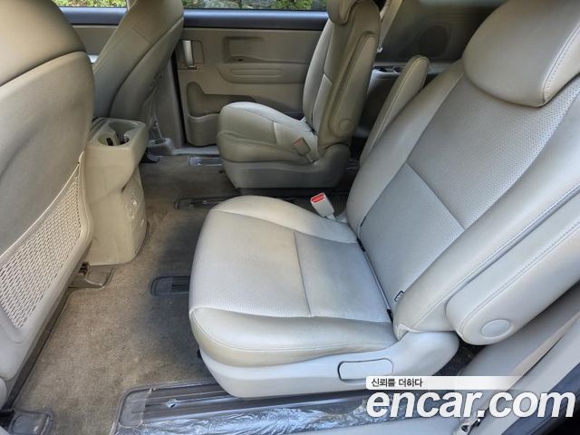Kia Canival 2019 — photo 11