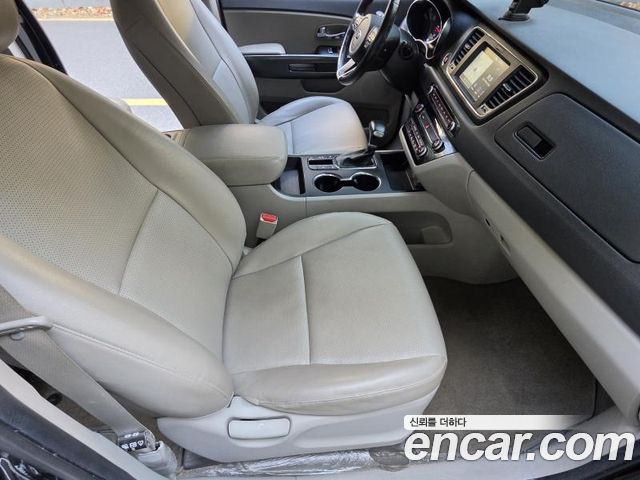 Kia Canival 2019 — photo 12