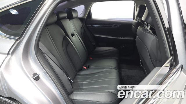 Genesis G80 2022 — photo 11