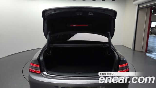 Genesis G80 2022 — photo 20